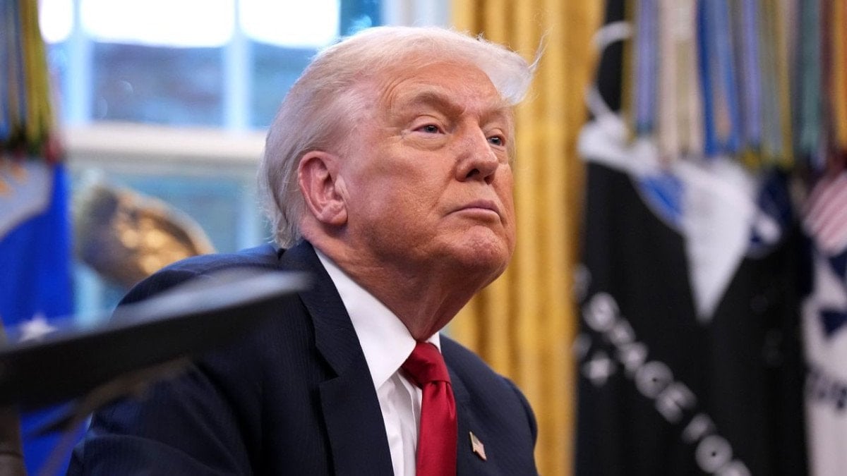 donald trump gronlandin savunmasini iki kopek kizagi yapiyor 0 bFIbHTJj