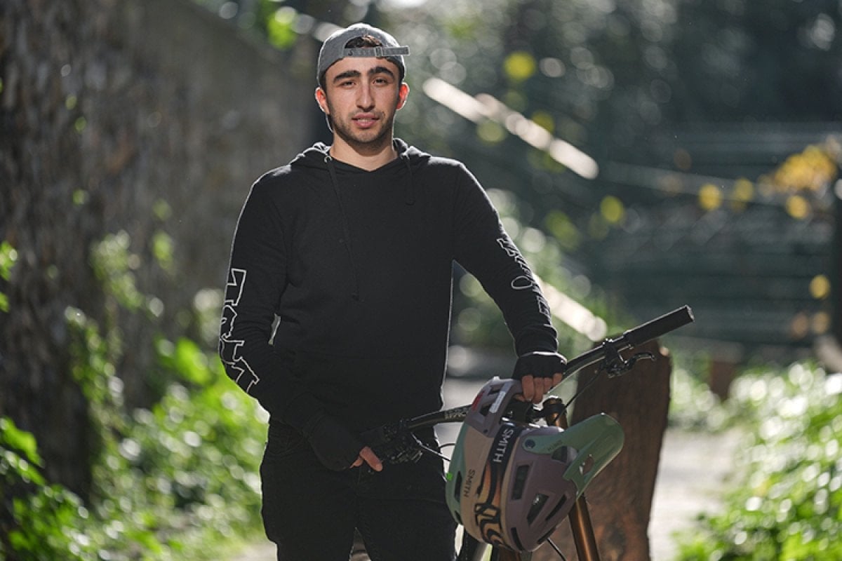 downhill tutkusu istanbul sokaklarina tasti genc sporcu merdivenleri parkura cevirdi 0 NypY27CU