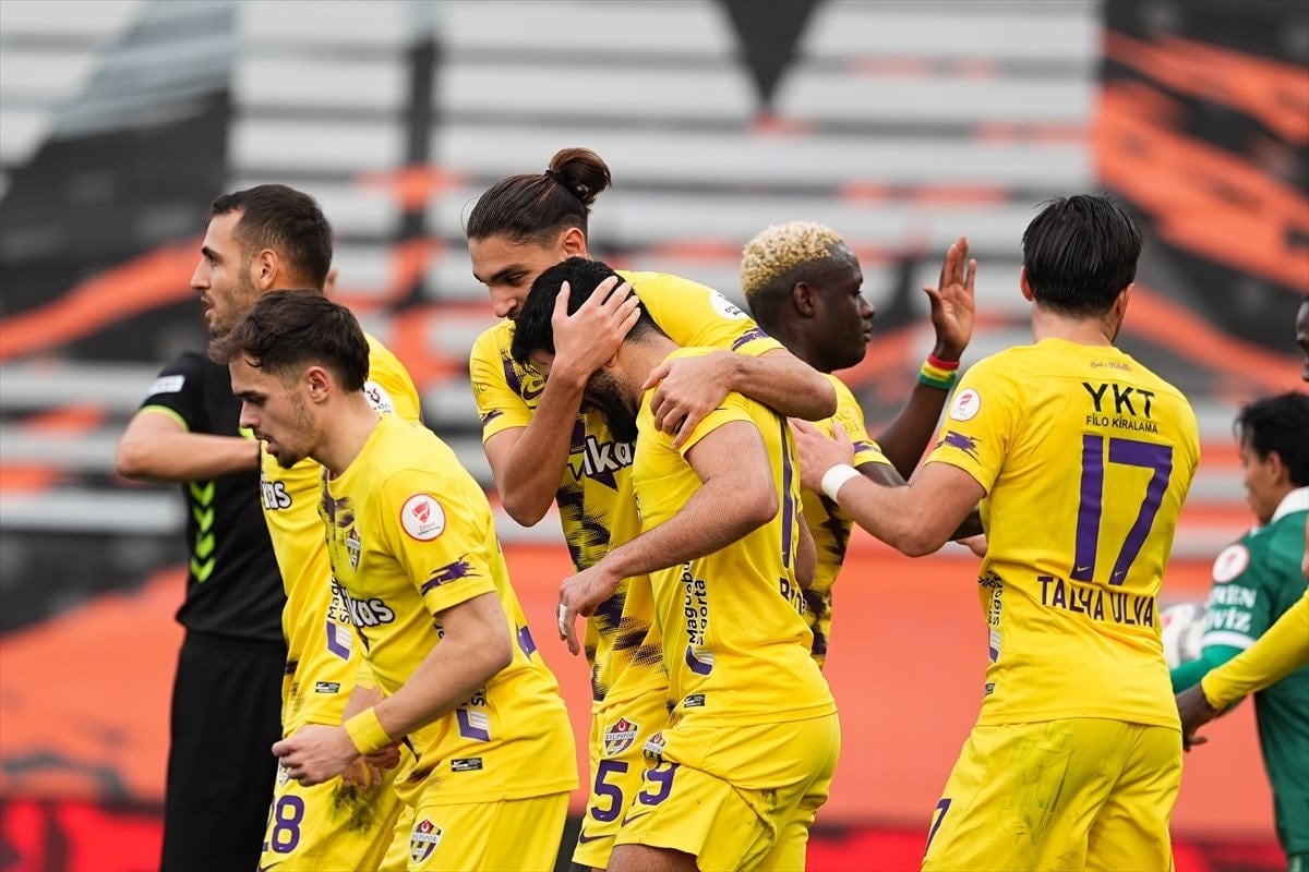 eyupspor igdir fk karsisinda kazandi 0 UiAc9zj8