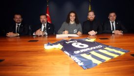 fenerbahceden orta sahaya yildiz takviye matt o guendouzi sari lacivertli formayi giydi 3CTMhsIr