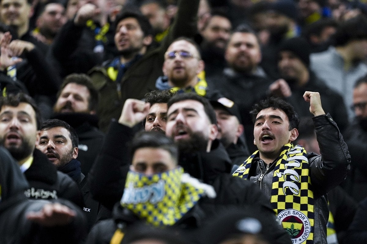 fenerbahceyi taraftarlari yalniz birakmadi 0 ed196ahA