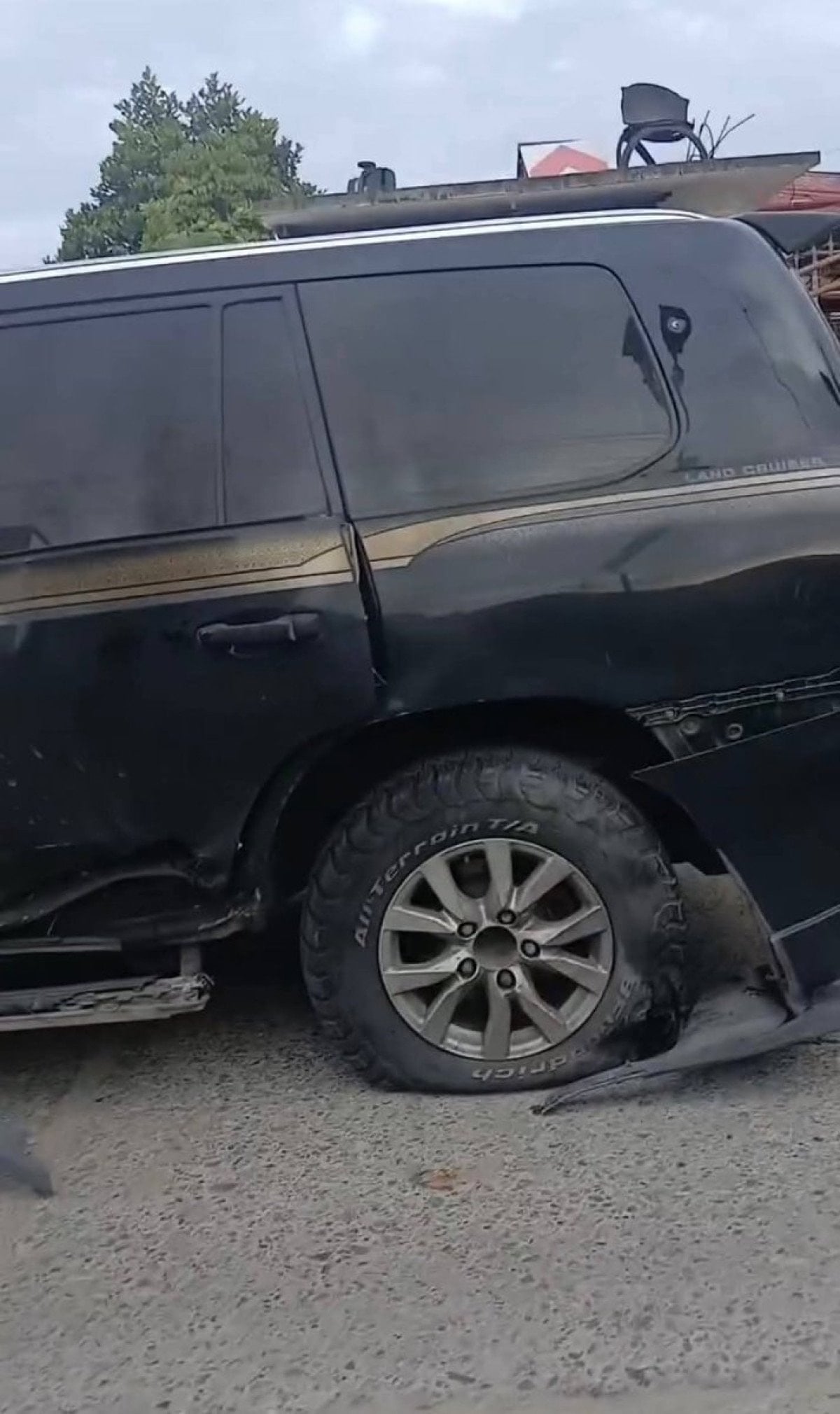 filipinlerde roketatarli saldiri belediye baskaninin araci bana misin demedi 3 eMEUpBSz