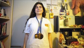 fizik ve matematik tutkunu rengin altin madalya kedefiyle teksas yolcusu cfkyE86h