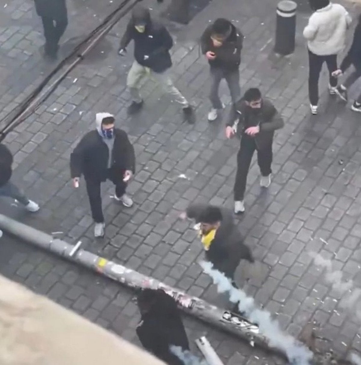 fransada ypgsdg yandaslarindan siddet olaylari 1 DXL4Bk95