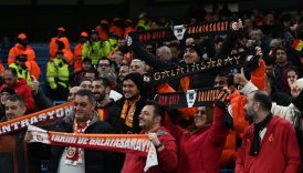 galatasaraya manchesterda buyuk destek XHEw4bB1
