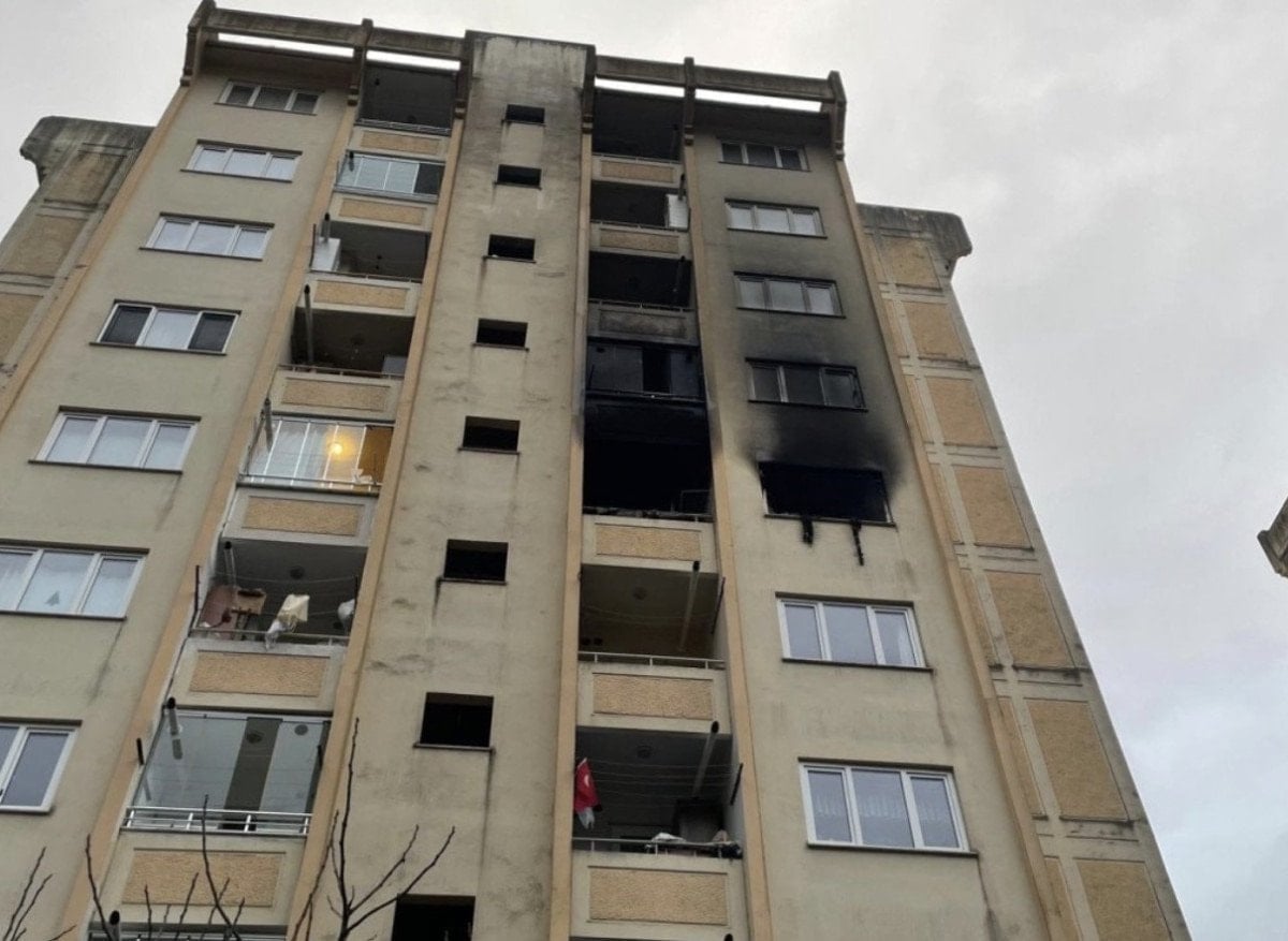 giresunda apartmanda korkutan yangin 1 J6Fachzi