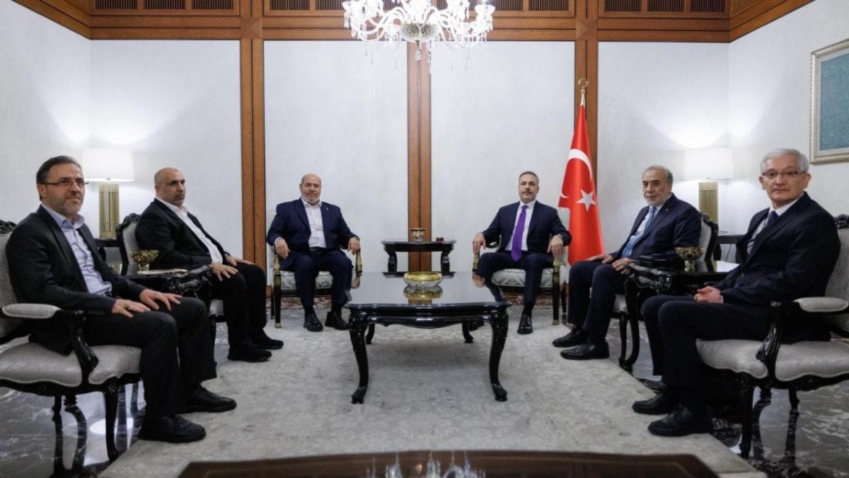 hakan fidan hamas siyasi buro uyeleri ile bir araya geldi 0 qsvTPBwB