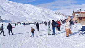 hakkaride soguk hava kar keyfini geride birakti pvTg2G7m