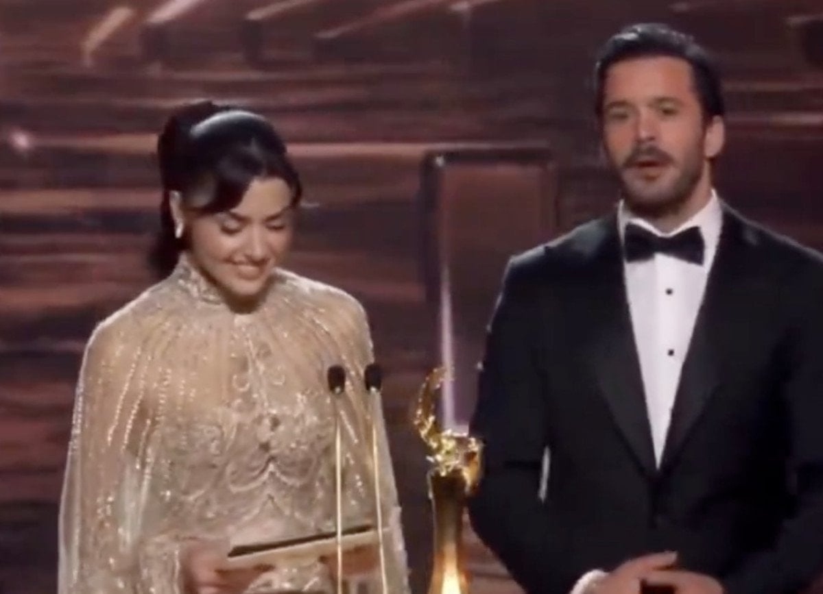 hande ercel suudi arabistanda duzenlenen joy awards odul toreninde arapca konustu 1 TFFln1jt