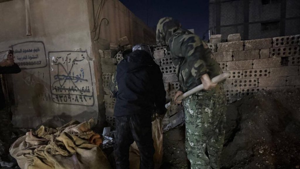 hasekede ypgli teroristler hendek kaziyor ORHjNkfA