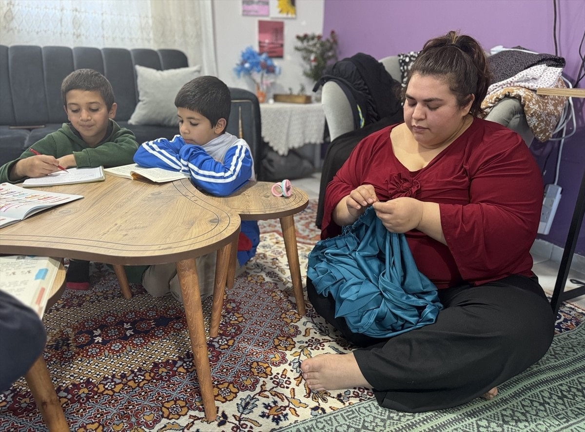 hatayda depremzede kadin terzilikle ailesinin umudu oldu 6 XiZCzu7m