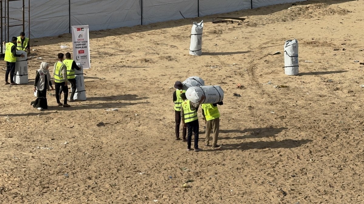 hayrat yardimdan gazzede 300 kisilik cadir kent 1 u4821DBC