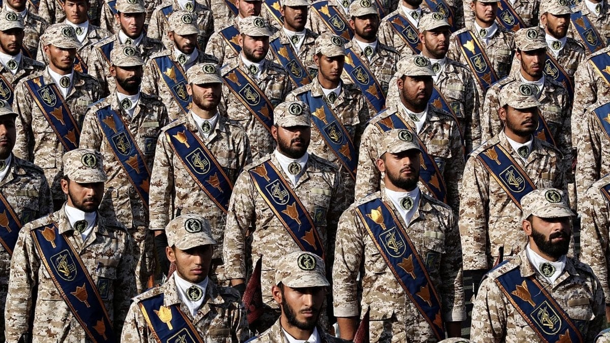 iran devrim muhafizlari devletin guvenlik ve siyaset mimarisinde rol ustleniyor 9 3pN4fiP9