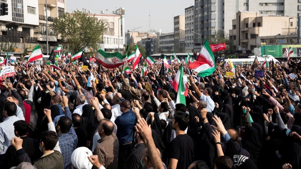 iranda protestolara karsi cozum herkese 7 dolar verilecek sxhIUALM