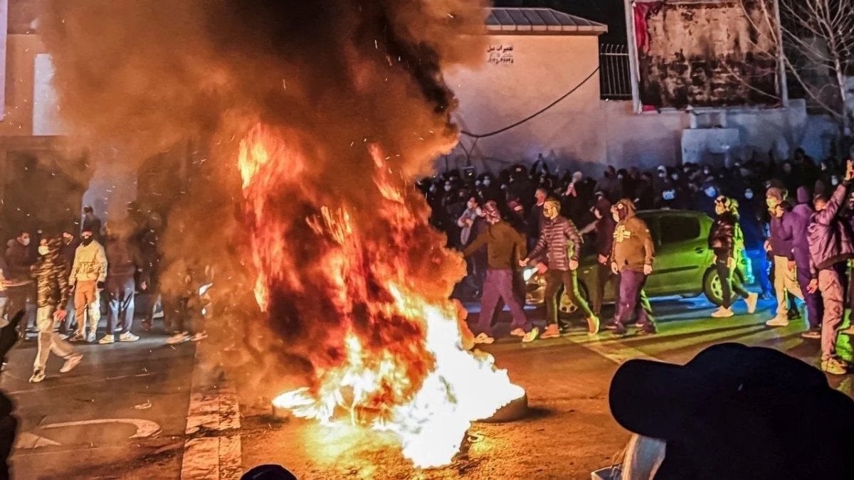 irandaki protestolarda can kaybi 2 bin 677ye yukseldi 0 G7OWkB1u