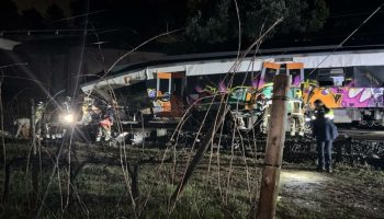 ispanyada iki tren kazasi daha 1 makinist hayatini kaybetti U6r5eESN
