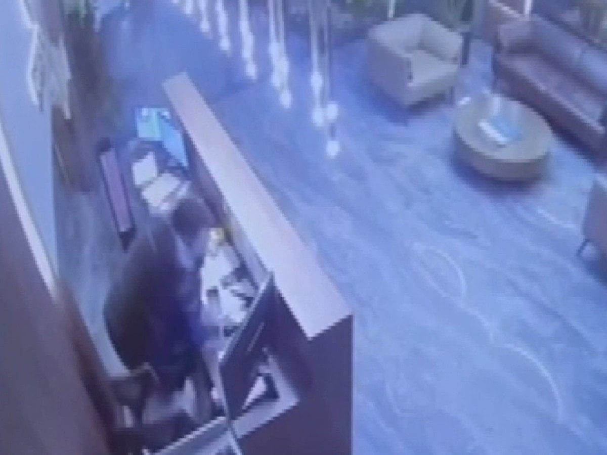 istanbul beylikduzunde siteye silahli saldirida guvenlik gorevlisi agir yaralandi 1