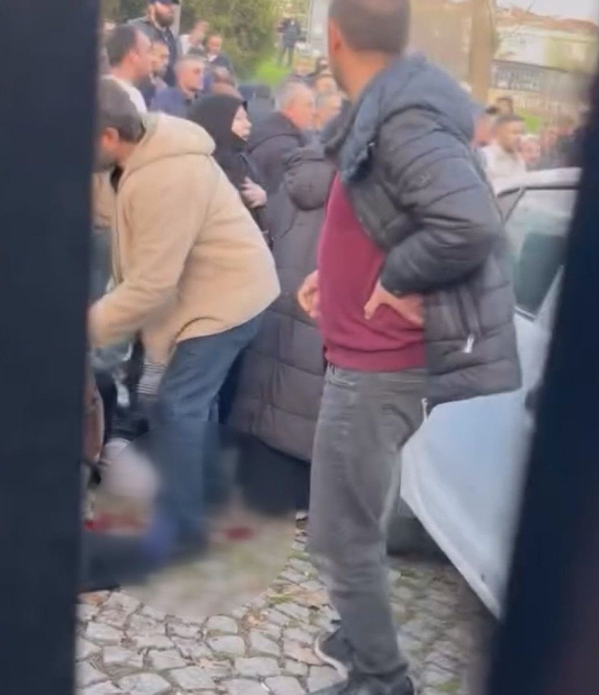 istanbulda cenaze namazi cikan miras tartismasinda kan akti 1 PEi1HDy3