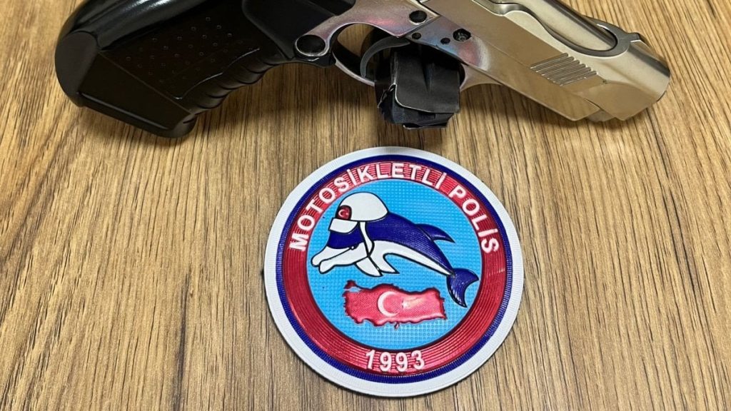 istanbulda dugun konvoyunda silah sesleri TpYbYHF2