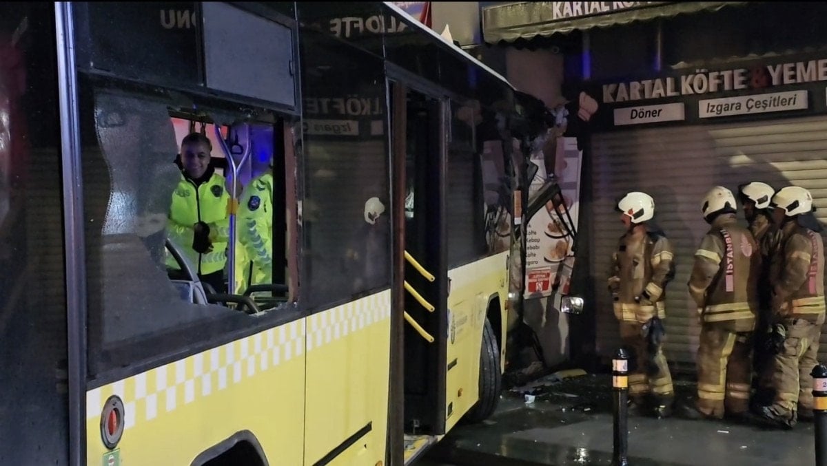 istanbulda iett otobusunun binanin duvarina carpmasi sonucu 6 kisi yaralandi 2 ijRTlFvb