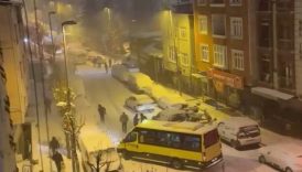 istanbulda kar yagisiyla birlikte ise gidenlerin zor anlari Xrc9T474