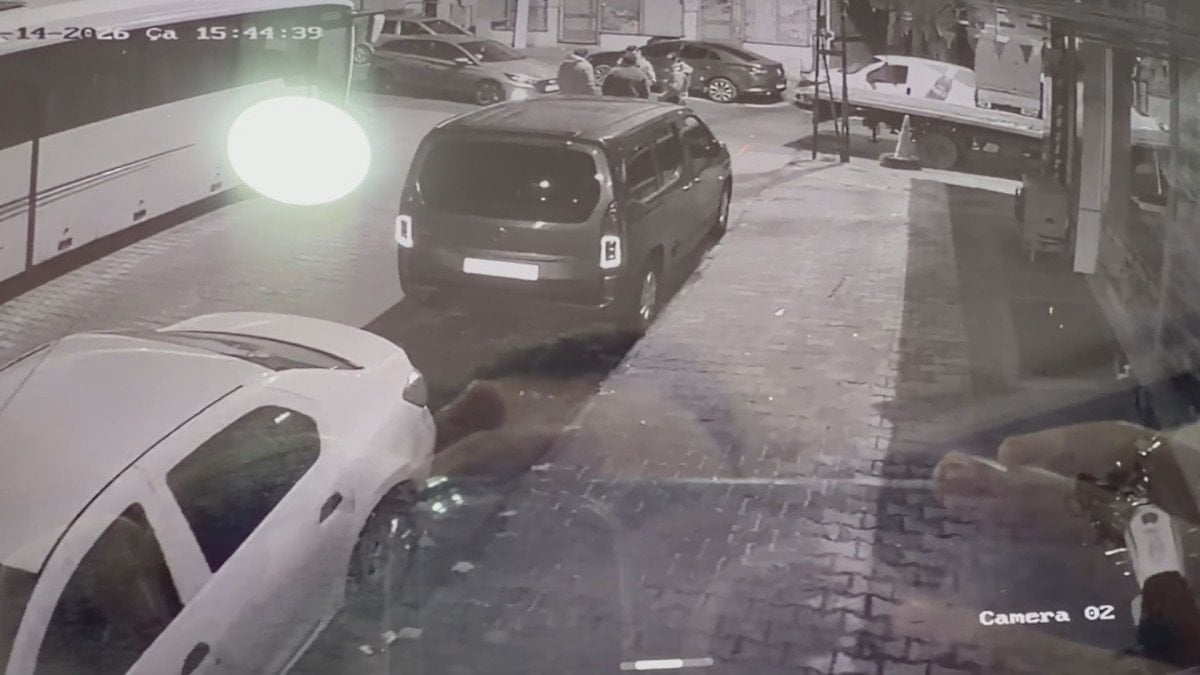 istanbulda yurt disina kacmasina yardim eden arkadasini oldurdu 0 HnPpJ8a3