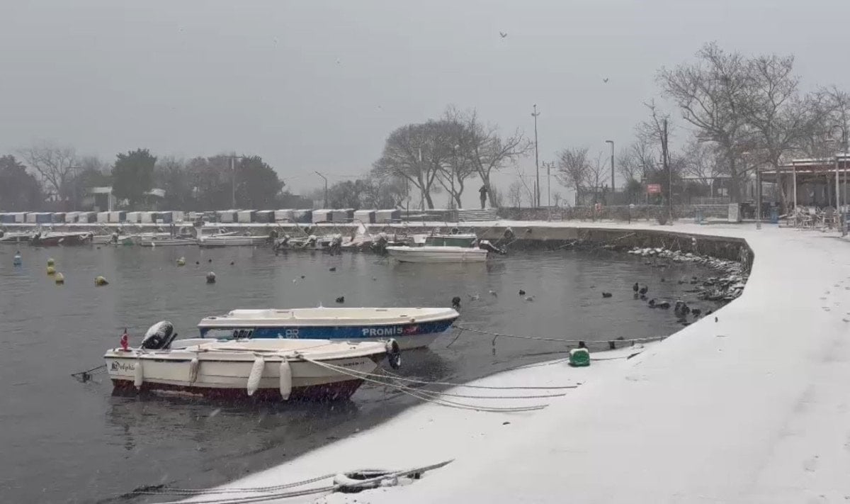 istanbulun silivri kesimleri gune lapa lapa karla uyandi 3 ZSyHYJnM