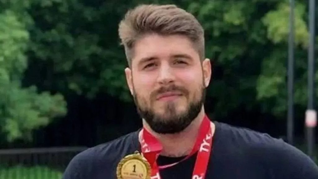 kayip rus yuzucunun annesi adli tipta teshis yapti aciya dayanamadi BTfJWIHh