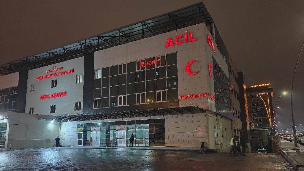 kayseride asansor bosluguna dusen kadin can verdi sJQBRICm