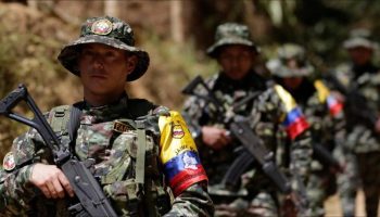 kolombiyada iki silahli grup catisti 30 olu hXCXR6Ui