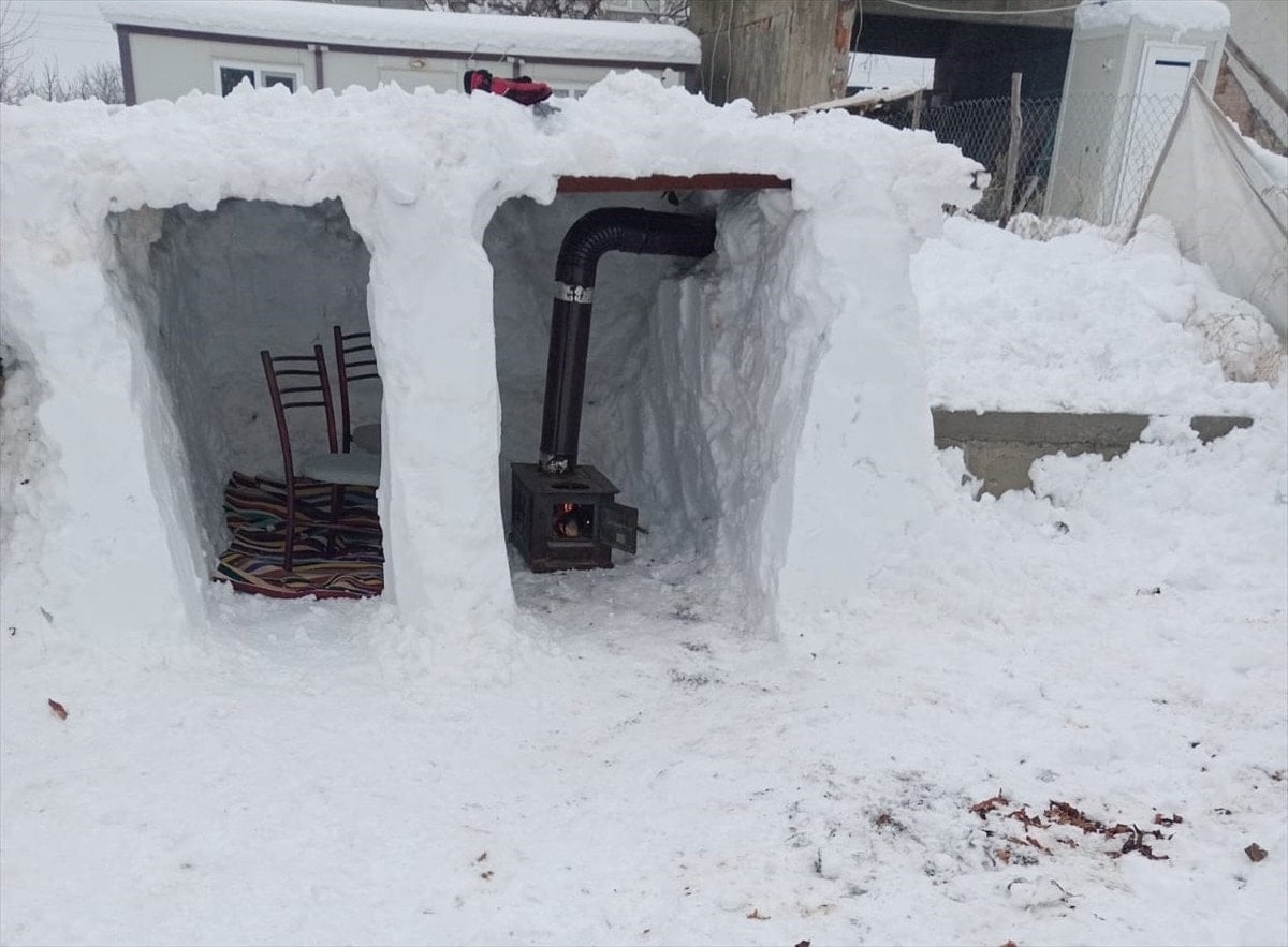 malatyada babadan cocuklarina surpriz kardan ev 0 L4p3MUYO