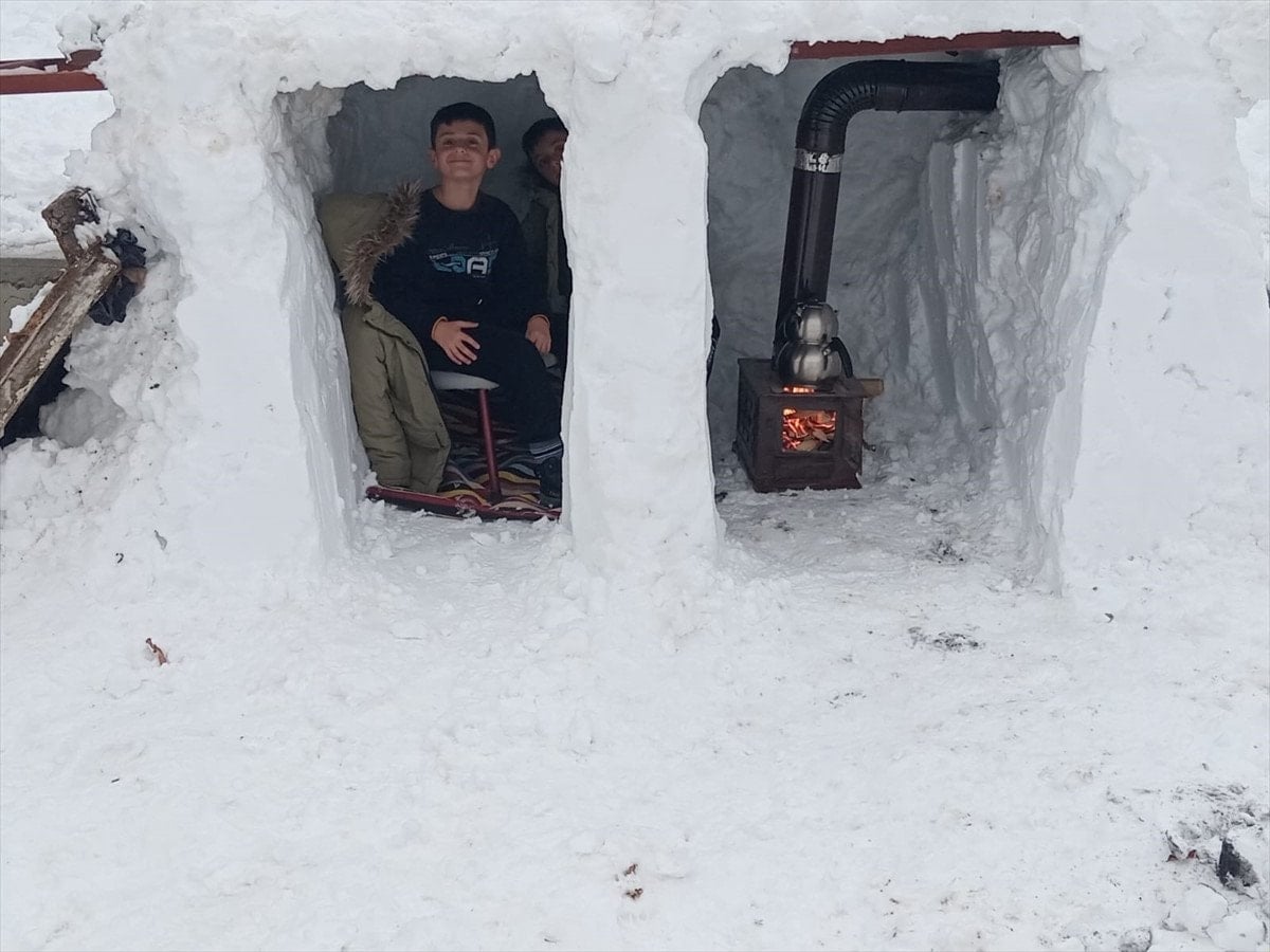 malatyada babadan cocuklarina surpriz kardan ev 1 QLi3bweF