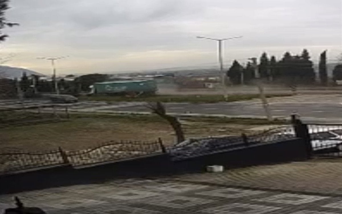 manisada tirla carpisan otomobilin surucusu oldu 1