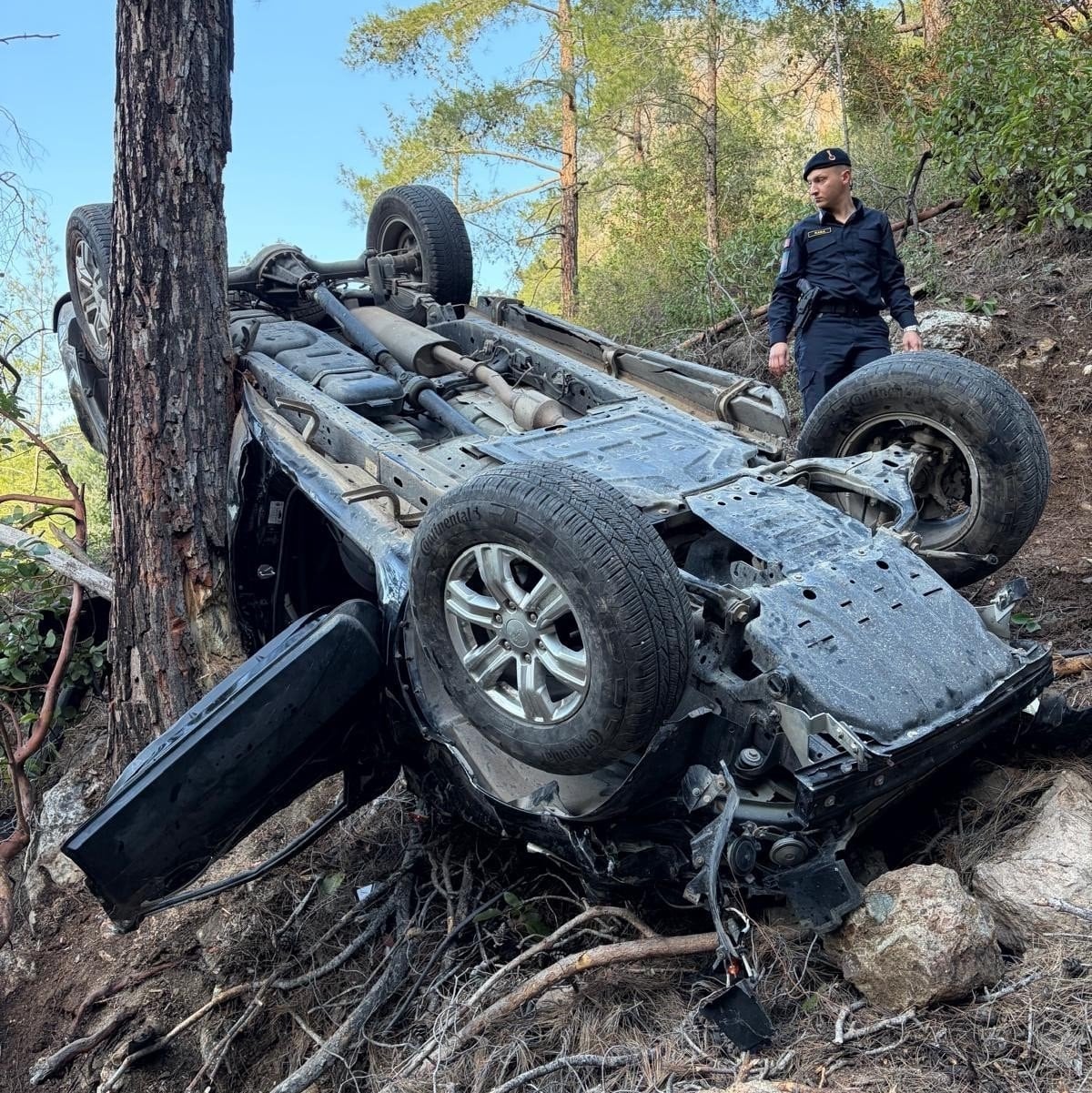 mersinde sarampole yuvarlanan 15 yasindaki surucu yasamini yitirdi 1 6DVHJmke