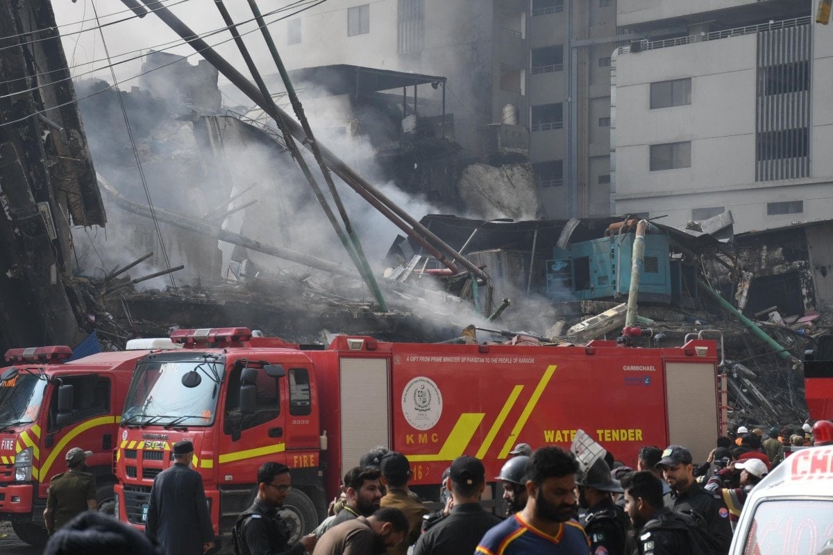 pakistandaki avm yangininda can kaybi artiyor 0