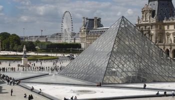 paristeki louvre muzesi grev nedeniyle ziyarete kapandi 8uUqxUKB