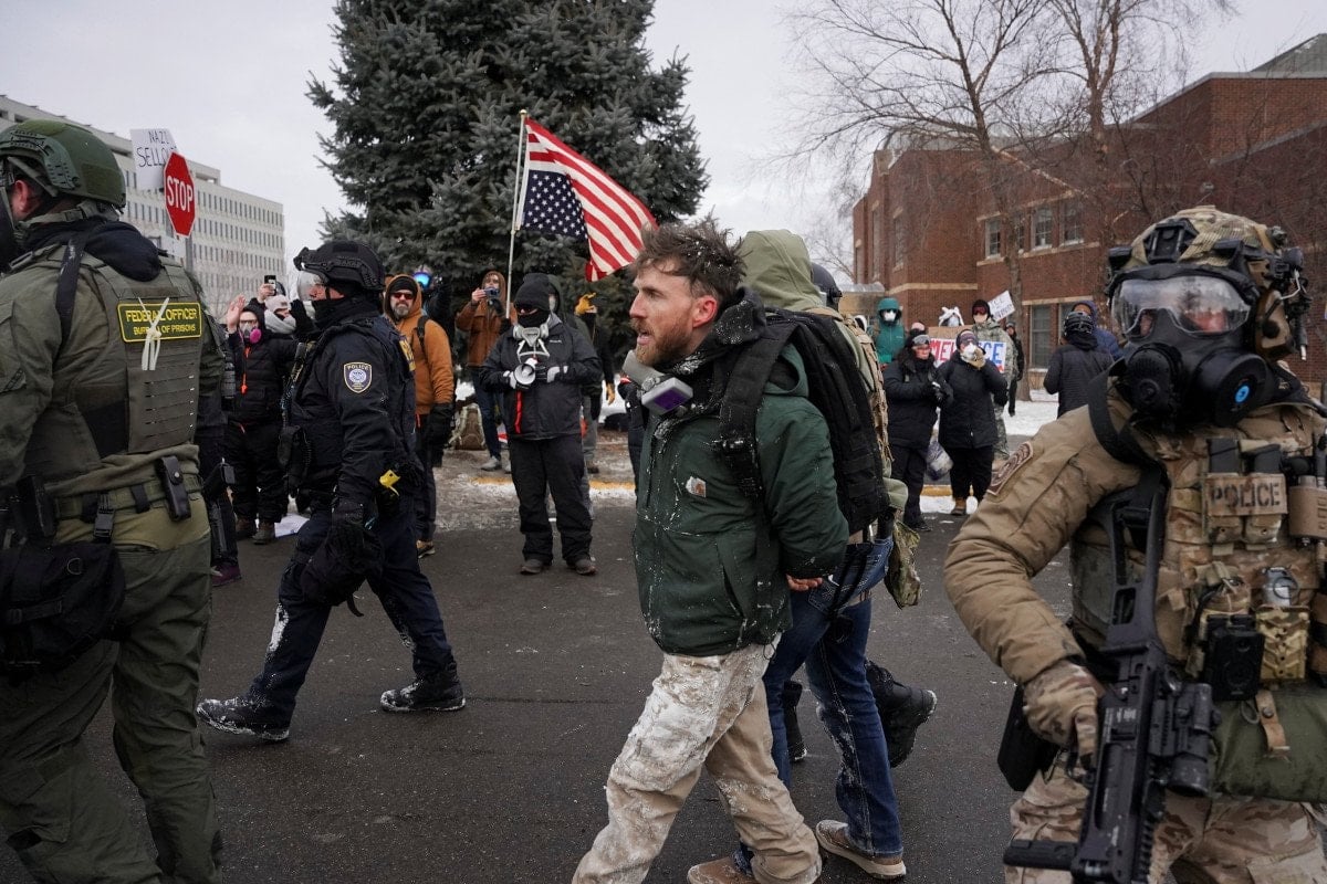 pentagon minnesotaya gondermek uzere 1500 asker hazirliyor iddiasi 2 ESflA6Vf