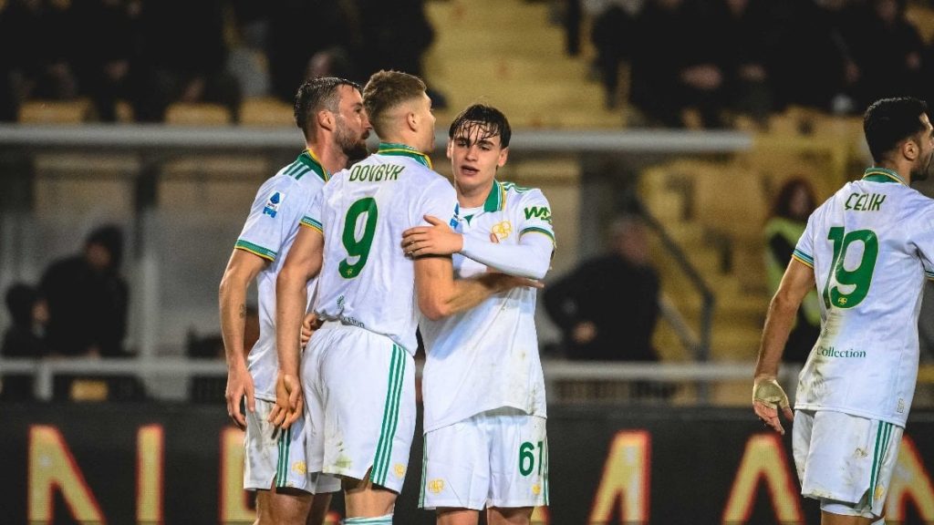 roma lecceyi iki golle gecti Bubs3lDd