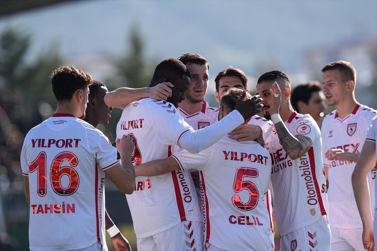 samsunspor 8 gollu maci kazandi 3 CMT8yq65