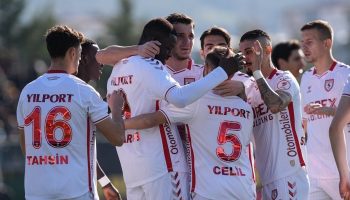 samsunspor 8 gollu maci kazandi Hnzhjd45