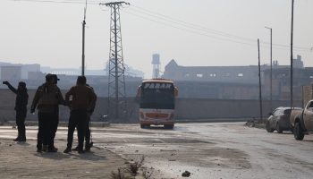 seyh maksutda 100den fazla ypgsdgli terorist suriye guclerine teslim oldu rWvXd6y1