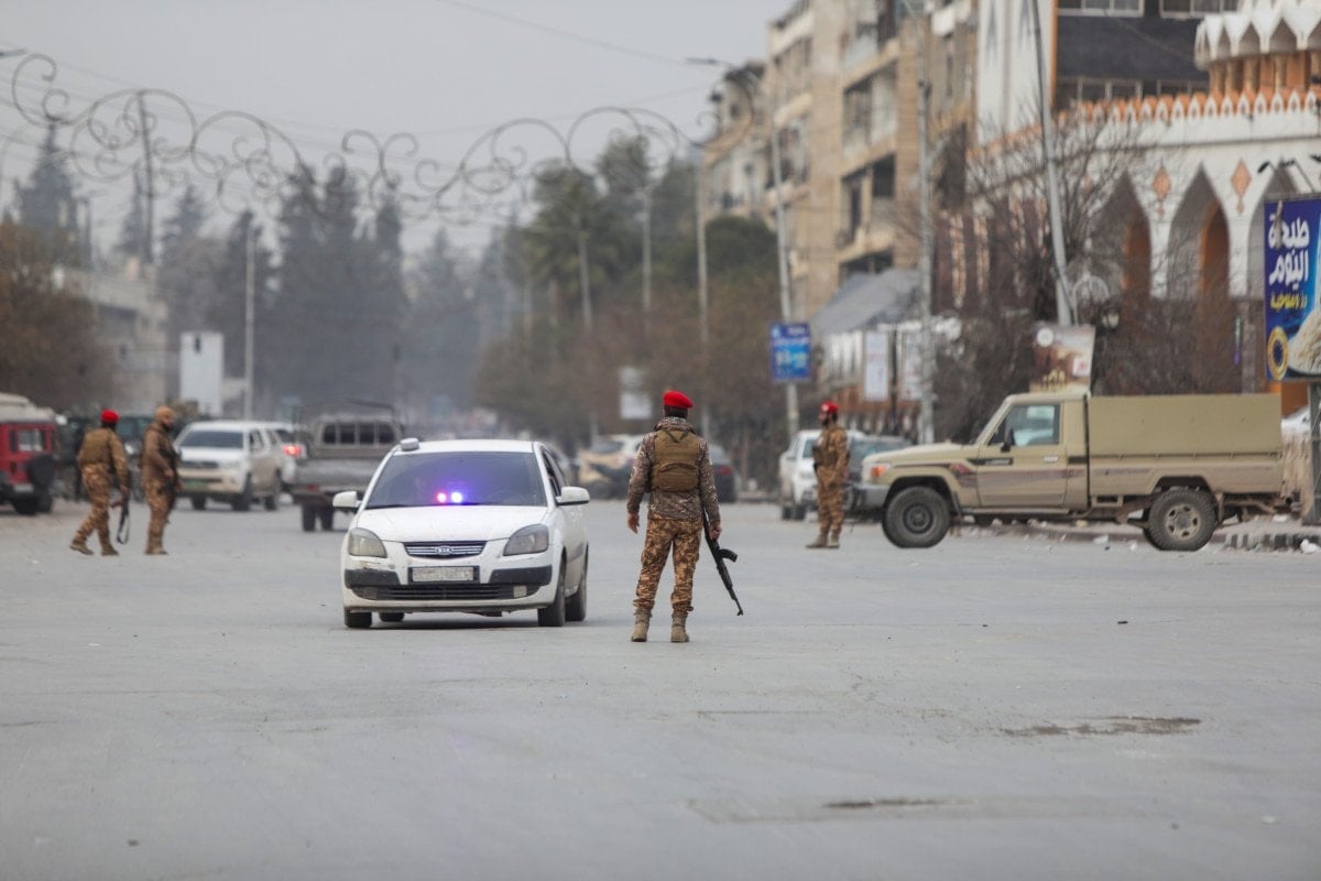 suriye cumhurbaskani ahmed sara harekat merkezinde 1 znSM1KNM