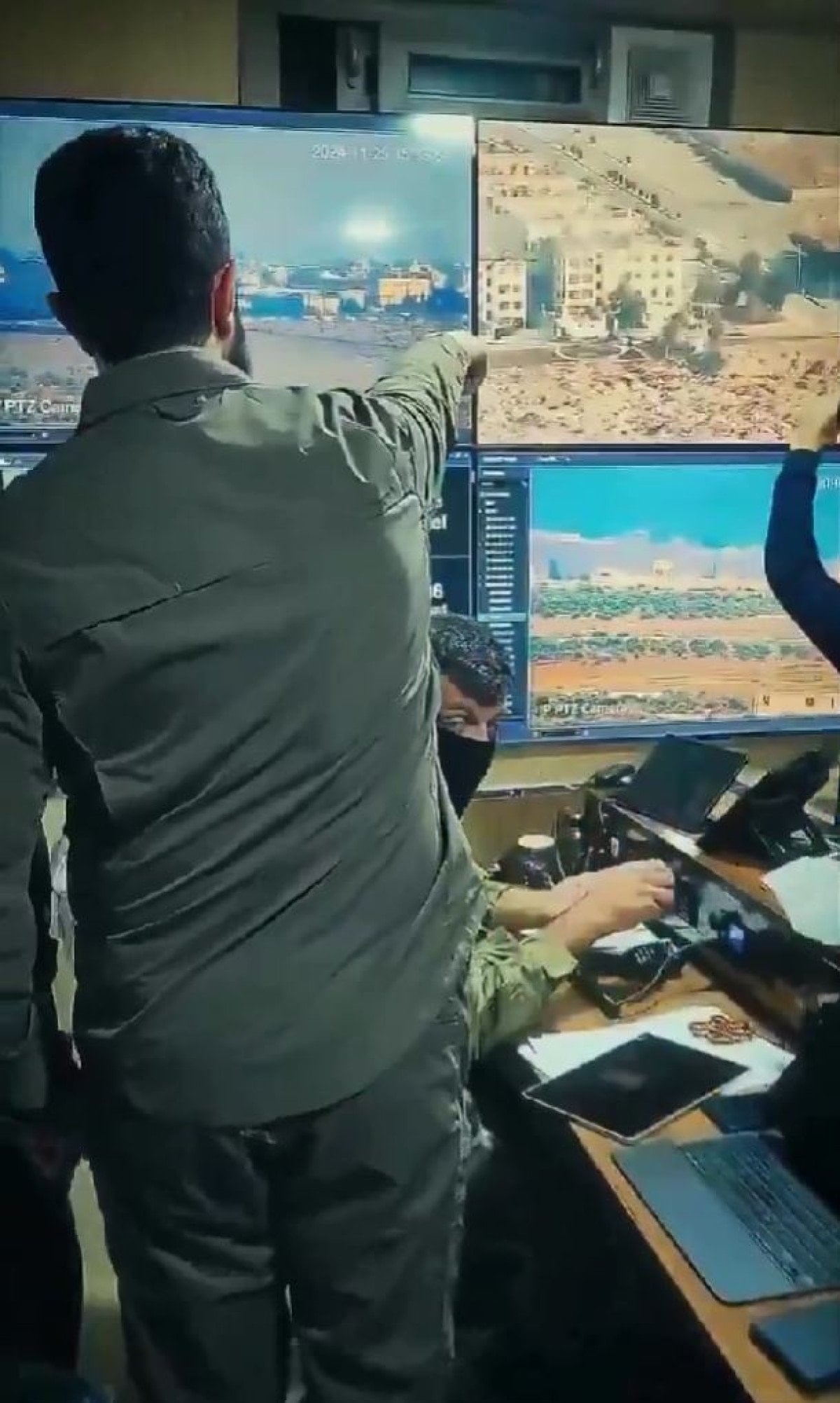 suriye cumhurbaskani ahmed sara harekat merkezinde 2 lM8Zm6Iz