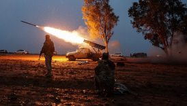 suriye ordusu ypgsdgnin isgali altindaki tabka kentine girdi imZj4V67