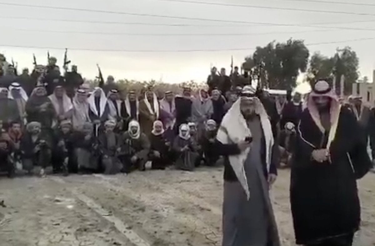 suriyede bazi asiretler teror orgutu ypgsdgye karsi suriye hukumetine destek acikladi 0 fdzPcb27