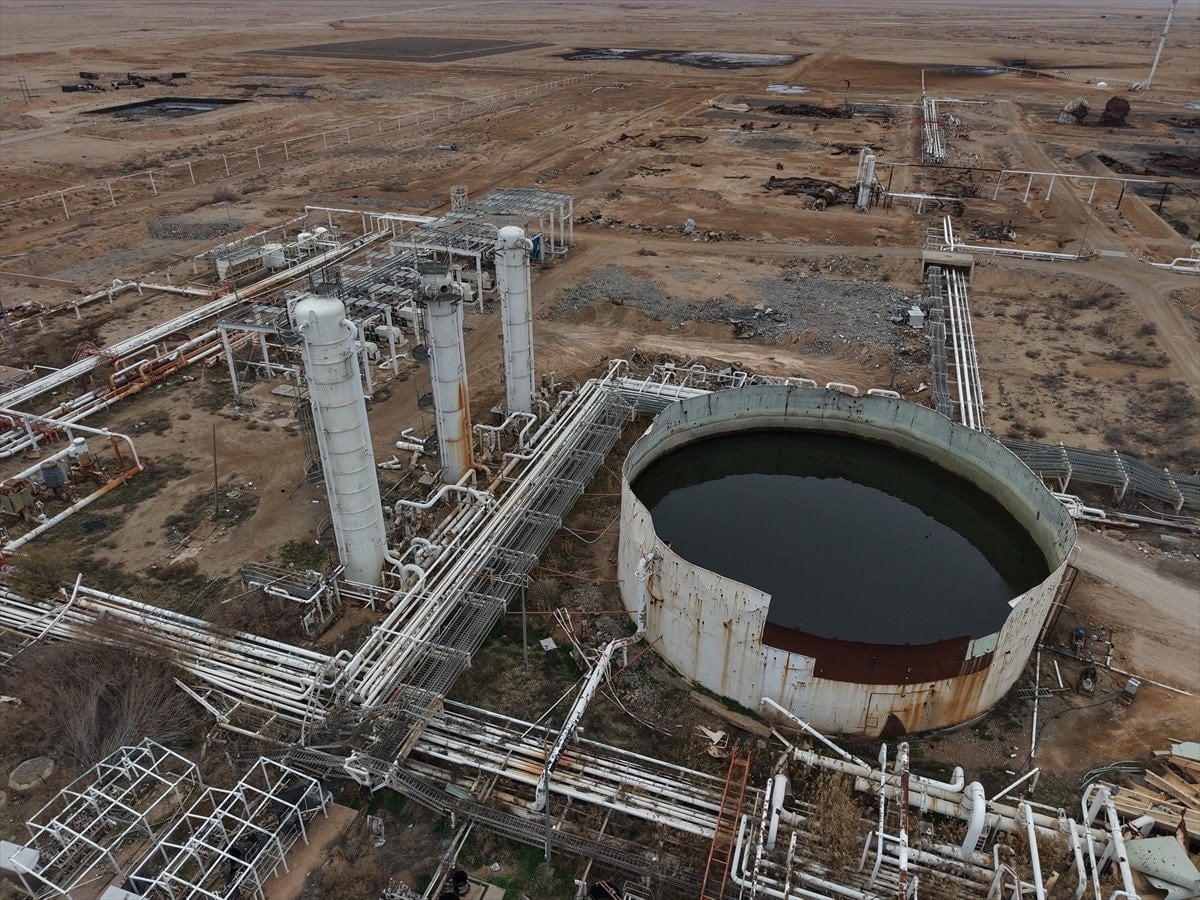 suriyede ypgden alinan bolgelerden cikarilan petrolun ilk sevkiyati yapildi 0 m7OCr2Cl