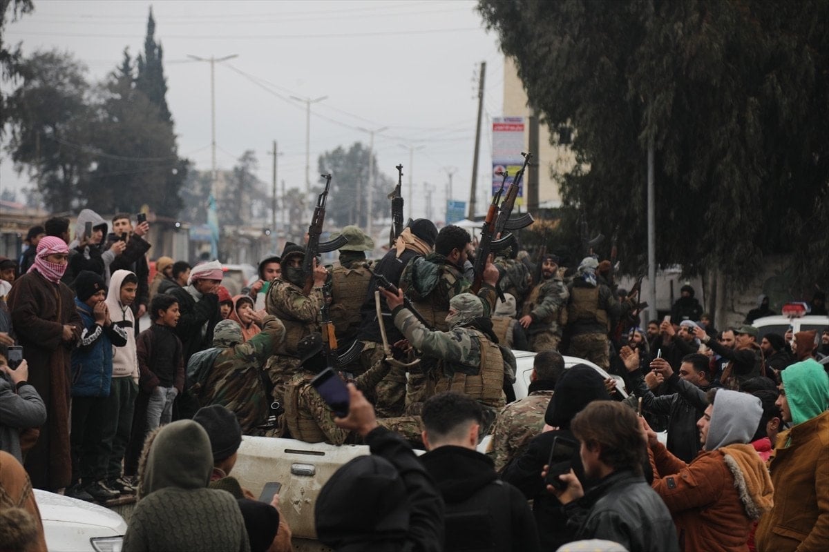 suriyeliler yuvalarina donmenin sevincini yasiyor soguk ve yagmura ragmen yuzleri guluyor 3 BKAMf61S