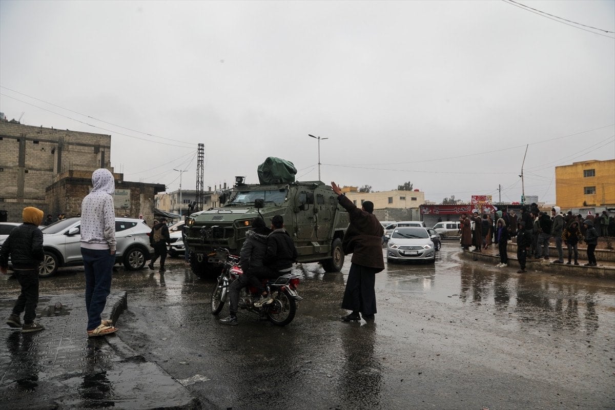 suriyeliler yuvalarina donmenin sevincini yasiyor soguk ve yagmura ragmen yuzleri guluyor 4 Wcw7BHqv