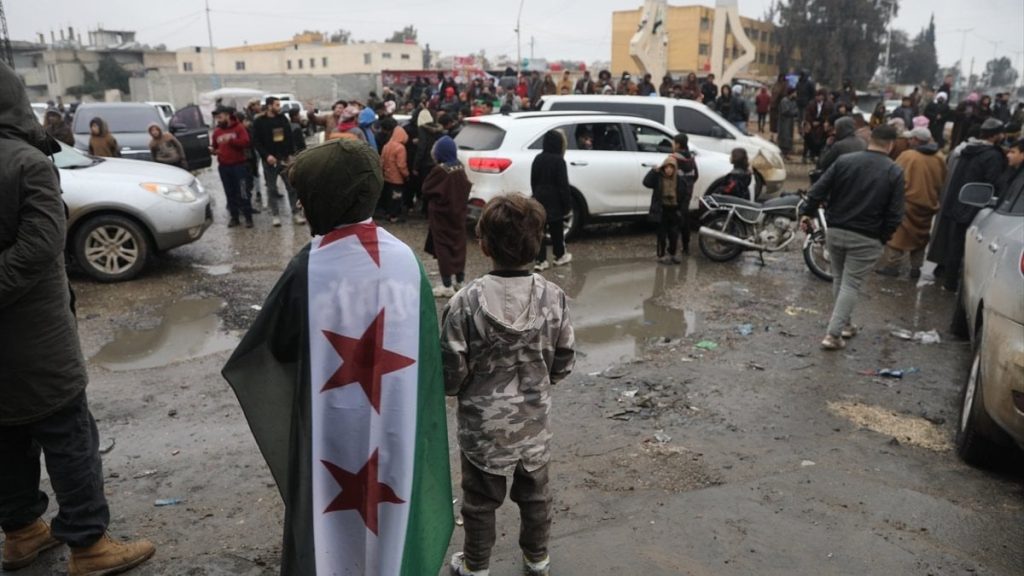 suriyeliler yuvalarina donmenin sevincini yasiyor soguk ve yagmura ragmen yuzleri guluyor qs8uda5l