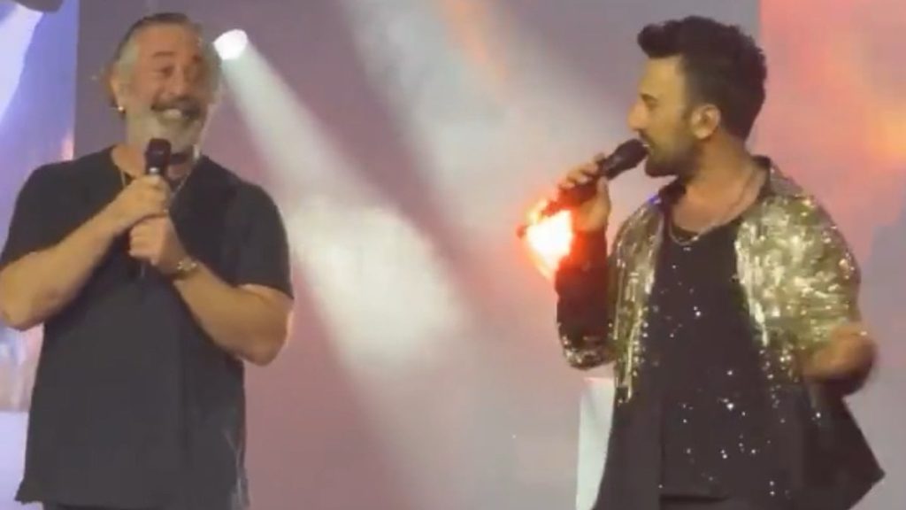 tarkan konserinde cem yilmaz surprizi t8hQfpZu